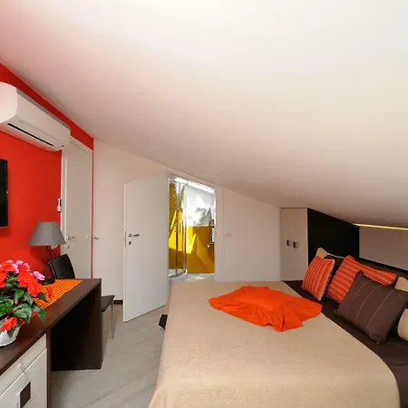 Apartment Paradiso *