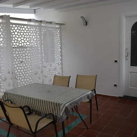 Paradiso Apartment *